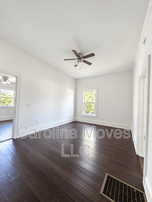 Greenville House: 44 Allen St