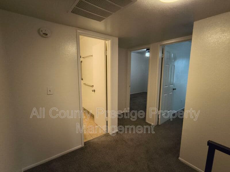 Glendale Townhome: 7524 N 47th Dr.