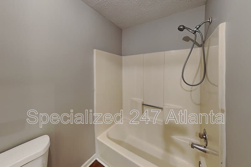 Conyers House: 2112 Fairway Ct SE