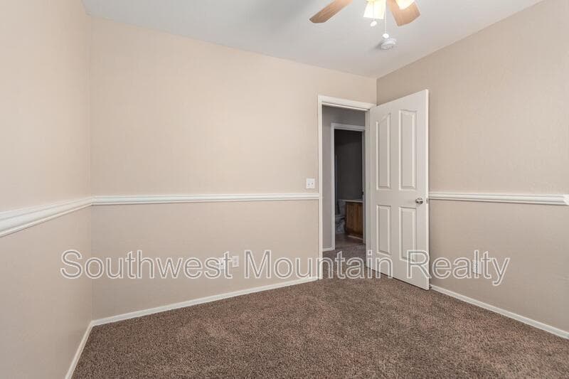 Maricopa House: 44856 W Paitilla Lane