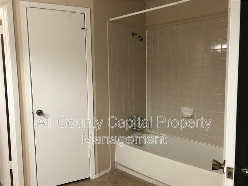 Austin House: 6211 Sunkist Lane,