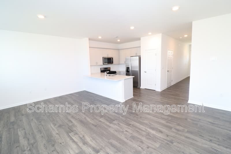 Wake Forest House: 360 Freestall Dr