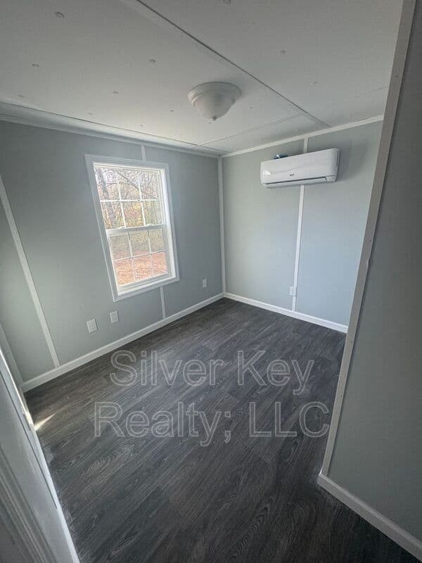 Athens House: 1004 South Jackson Street