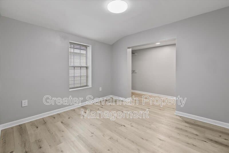Savannah House: 705 West 47th Street