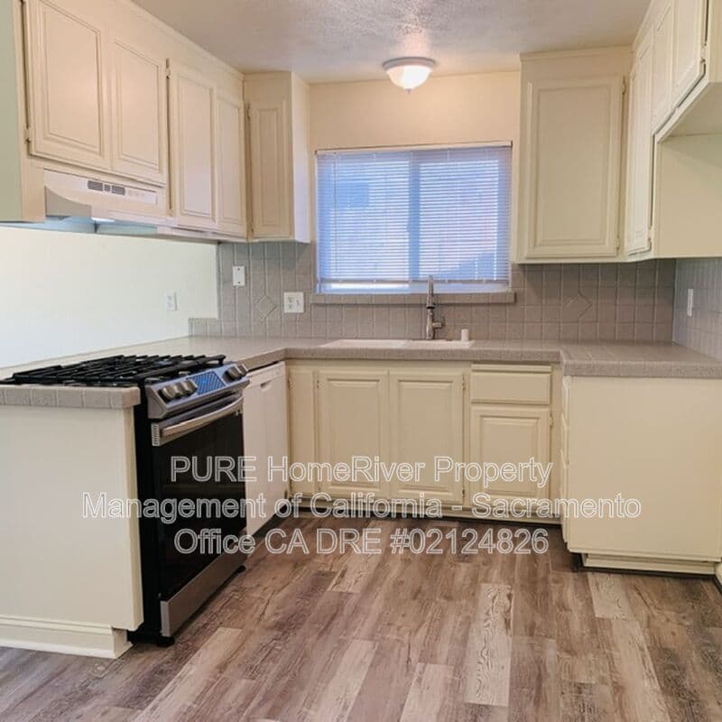 Sacramento House: 5320 Andrea Boulevard