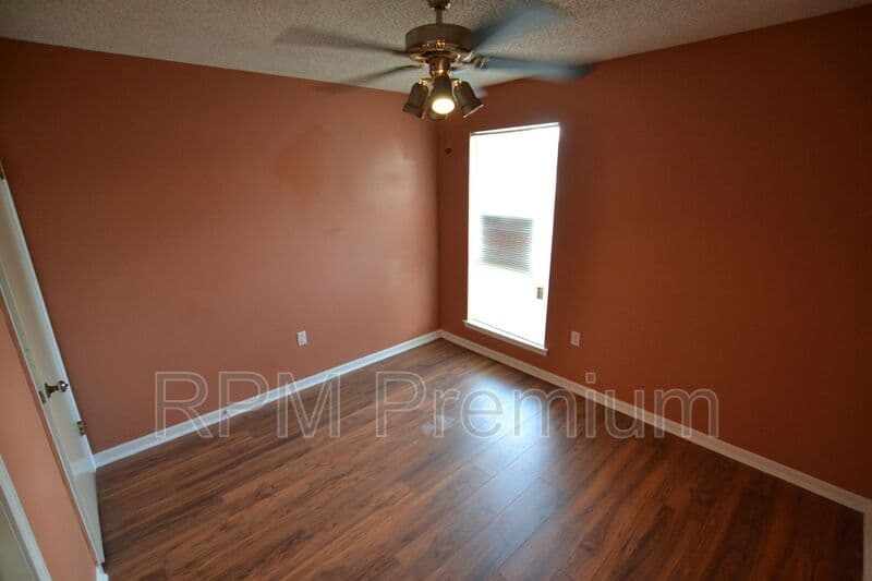 Baton Rouge House: 2136 S Flannery Rd.