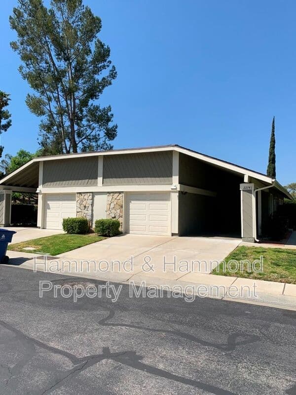 West Hills House: 22741 Bassett St.
