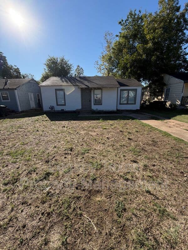 Cleburne House: 425 Turner