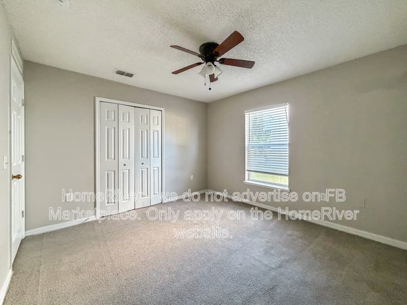 Jacksonville House: 4130 Broad Creek Ln