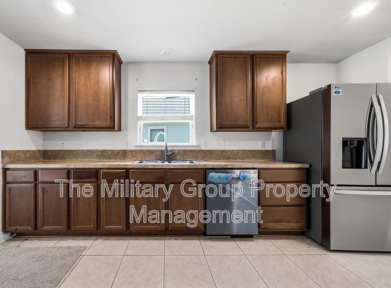 Orange Park House: 391 Hepburn Rd