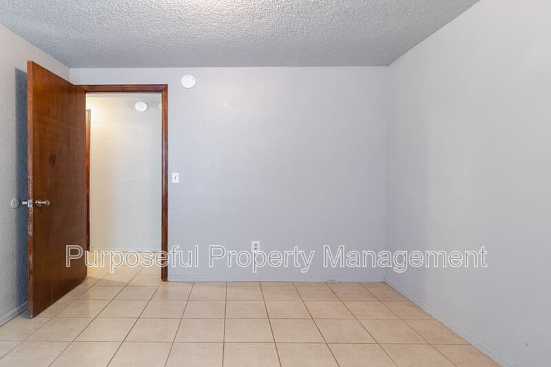 Oklahoma City House: 930 Southwest 63rd Street