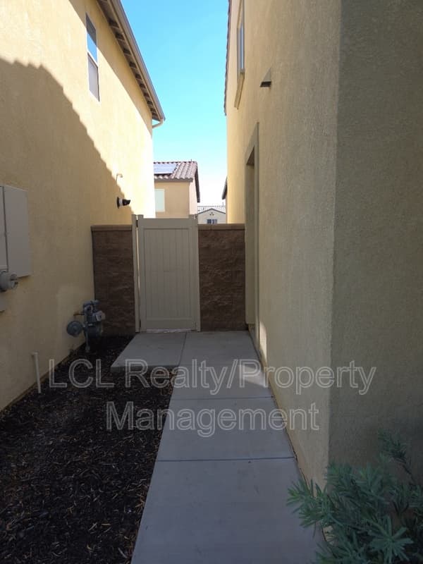 Lake Elsinore Condo: 32855 Crown Point Ln