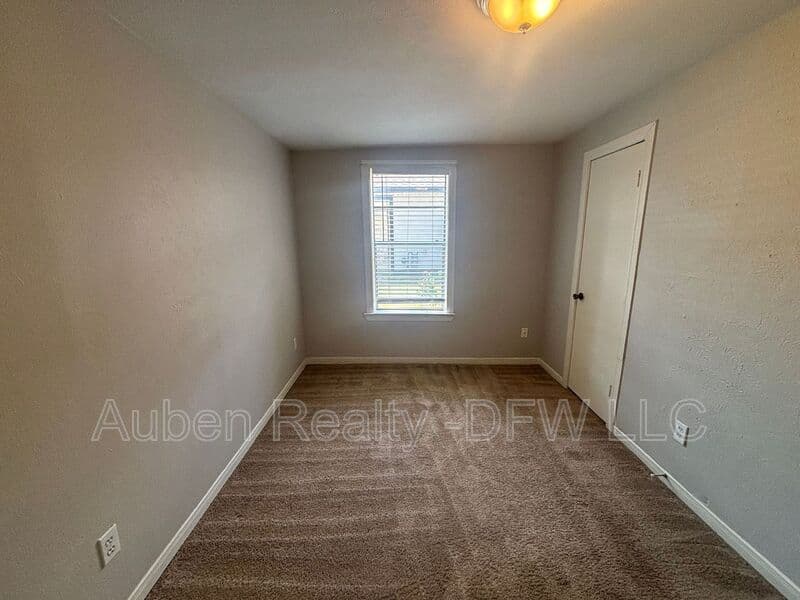Denton Condo: 521 Ruth Street