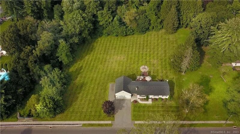 Enfield House: 281 Abbe Rd