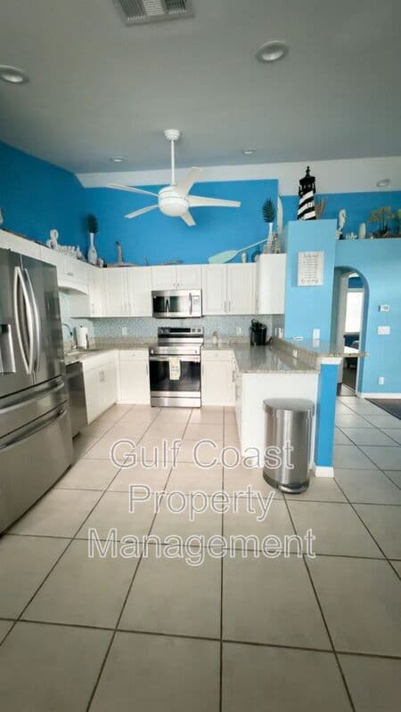 Bonita Springs House: 11652 PAWLEY AVE