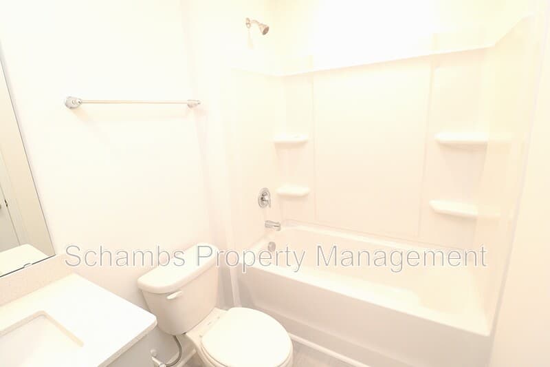 Wake Forest House: 360 Freestall Dr
