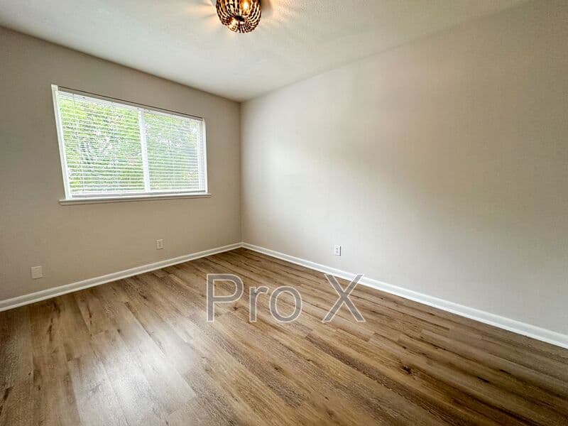 Fayetteville House: 210 S Hill Ave