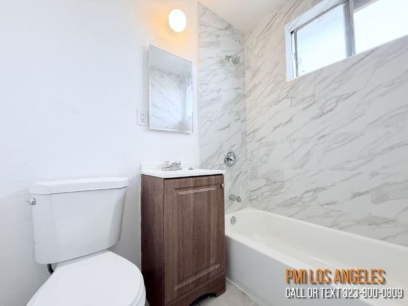 Los Angeles Condo: 8306 South Main Street