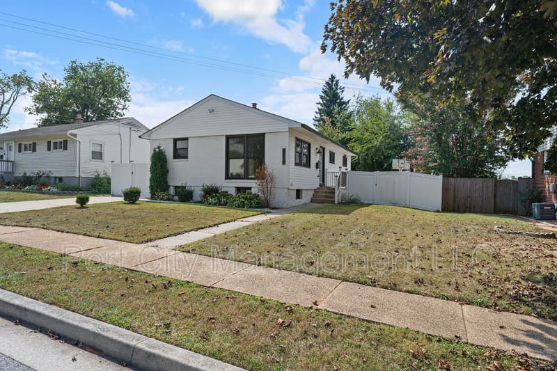 Gwynn Oak House: 7017 Yataruba Drive