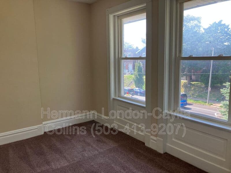 Saint Louis House: 4506 S Grand Blvd