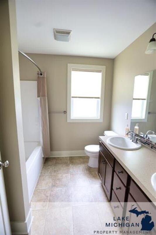 Byron Center House: 8965 Plantation Drive Southwest