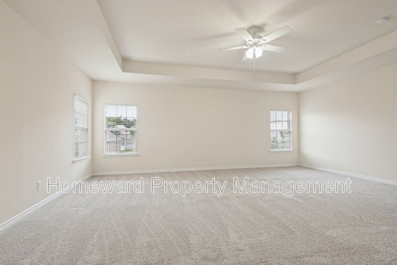 Euless House: 307 Moonlight Drive