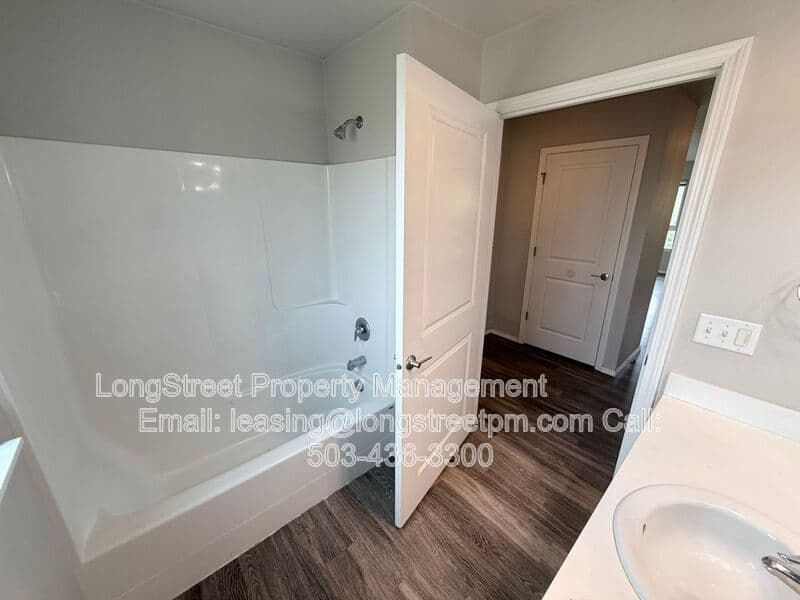 Keizer House: 3655 Pleasant View Dr NE