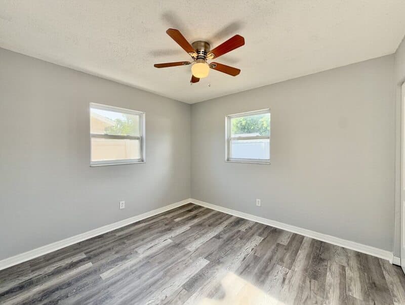 St. Petersburg House: 6943 Buhrley Terrace North