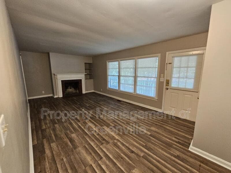 Greenville House: 7 Mayflower Avenue