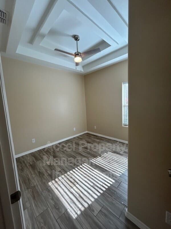 Mission Condo: 1008 W La Pointe