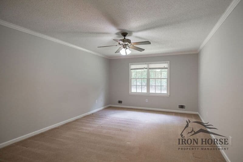 Athens House: 8671 Macon Hwy