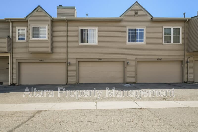 Aurora Townhome: 10041 E Mexico Ave
