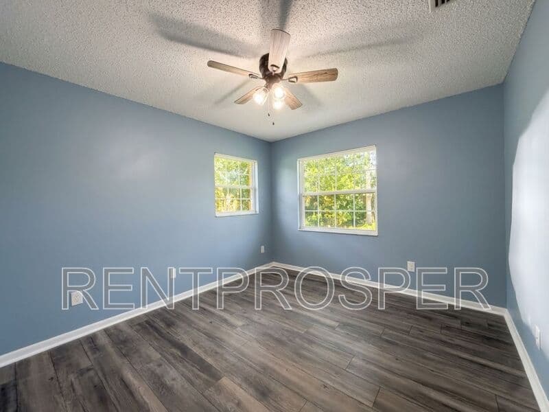 Deland House: 410 Albany Ave