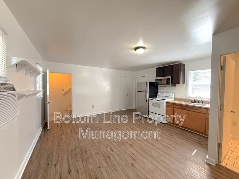 Charlotte House: 4398 Havelock Ave