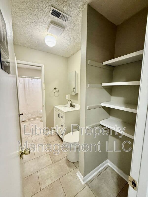 Fayetteville Condo: 917 Odom Dr