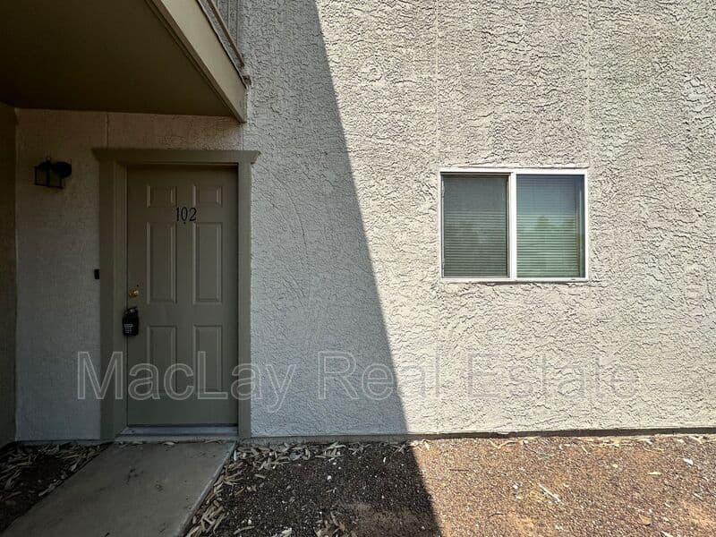 Phoenix House: 2801 E Monte Cristo Ave