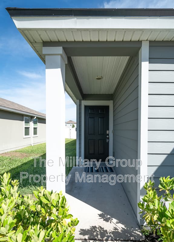 Jacksonville House: 15729 Equine Gait Dr