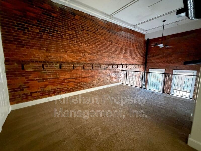 Rock Hill House: 210 East Main Street