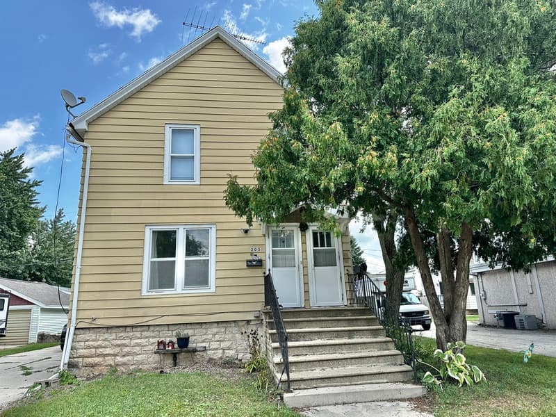 Fond du Lac Condo: 205 Walnut Street - Upper