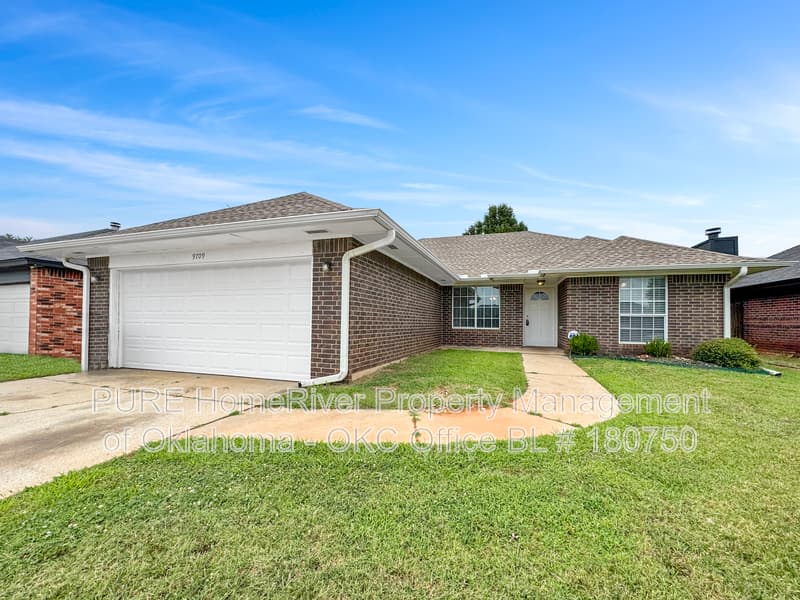 Midwest City House: 9709 Grissom Dr