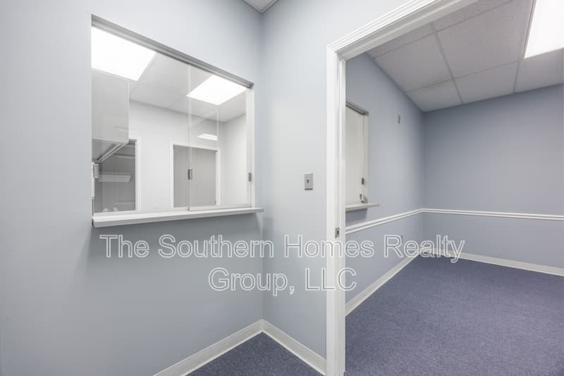Etowah House: 305 Grady Road - 1