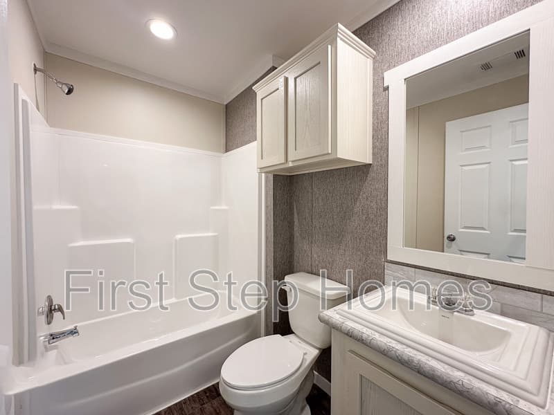 Greenville House: 237 Noriker Dr