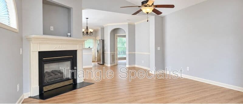 Raleigh House: 5513 Creekdale Circle
