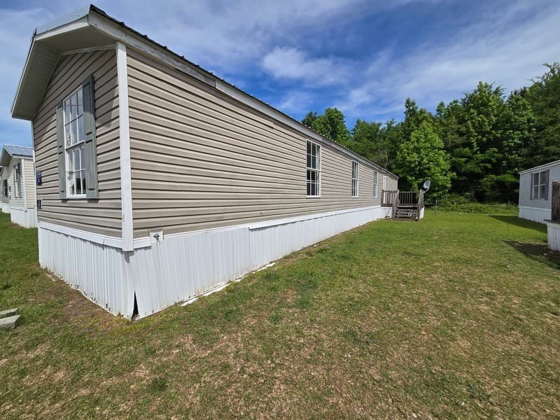 Fayetteville House: 2416 Cattail Cir