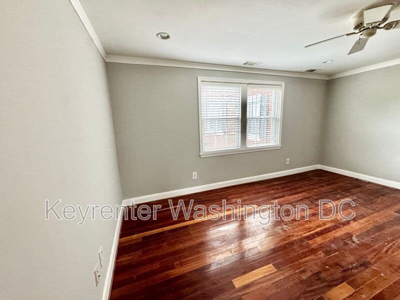 Washington Condo: 3805 W St, SE