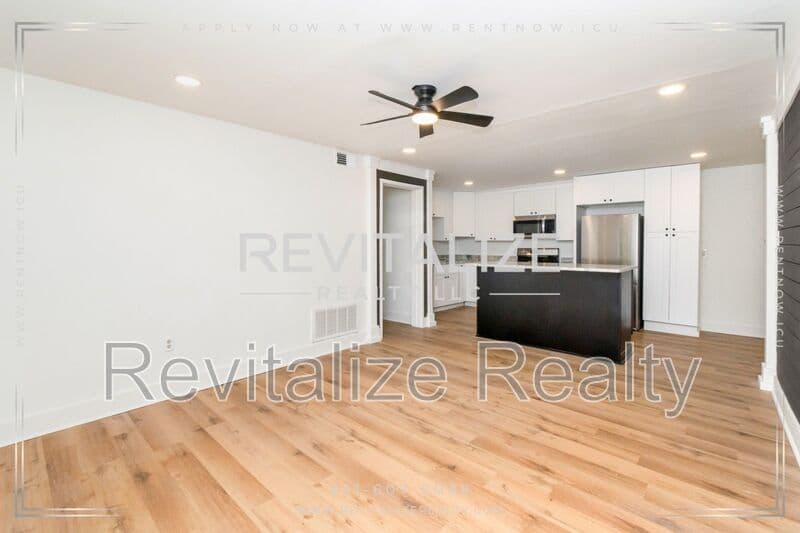Mobile House: 2365 Sybel Drive