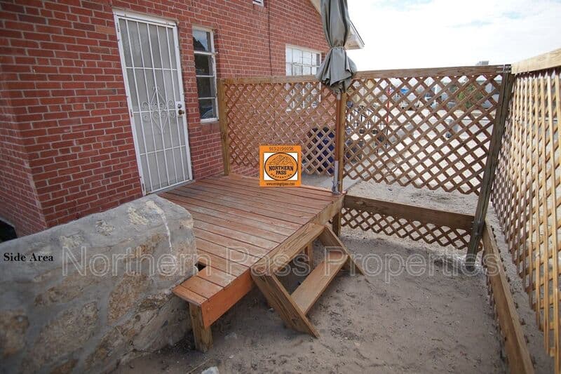 El Paso Condo: 1226 Huckleberry St