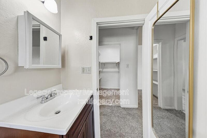 Sacramento Condo: 4923 11th Ave