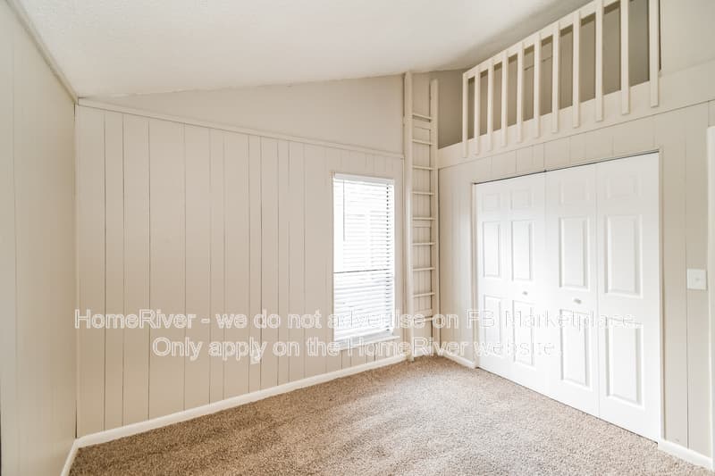 Jacksonville House: 3479 Docksider Dr S