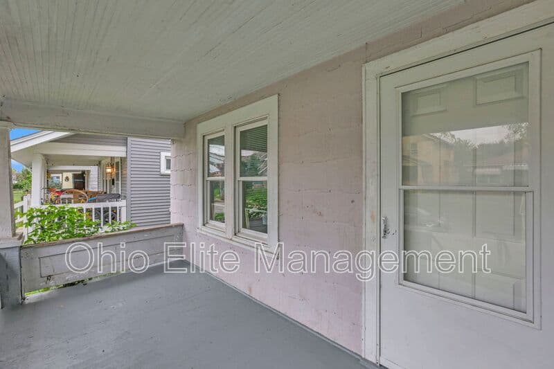 Columbus House: 243 N Wayne Ave